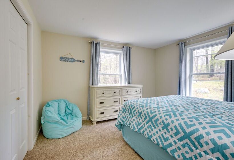 Spacious Gilford Home 2 Mi To Lake Winnipesaukee!