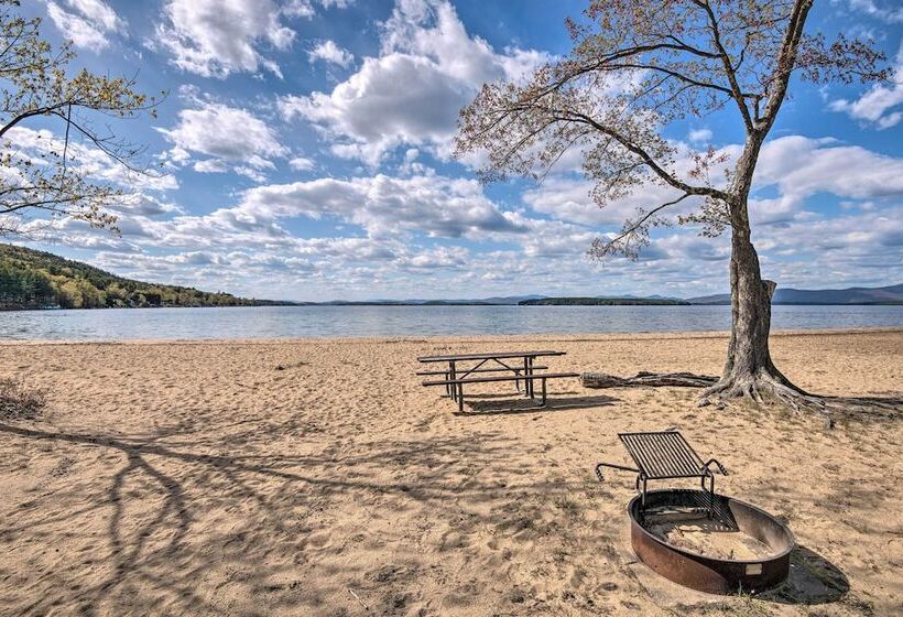 Spacious Gilford Home 2 Mi To Lake Winnipesaukee!