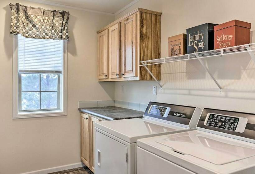 Spacious Hermosa House W/ Black Hills View