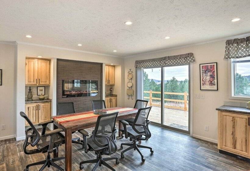 Spacious Hermosa House W/ Black Hills View