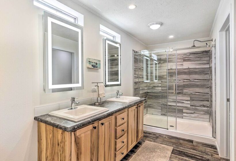 Spacious Hermosa House W/ Black Hills View