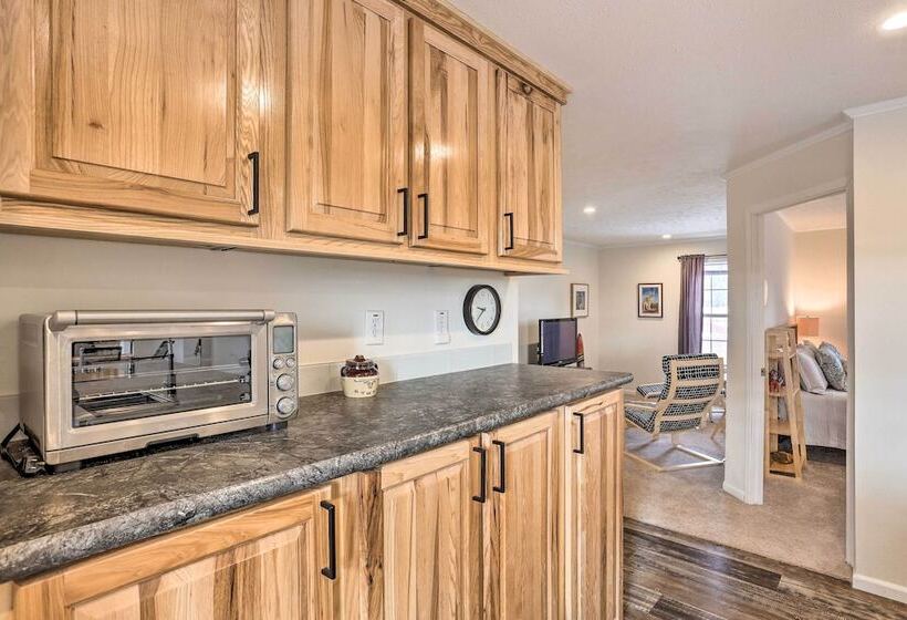 Spacious Hermosa House W/ Black Hills View