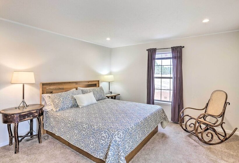 Spacious Hermosa House W/ Black Hills View