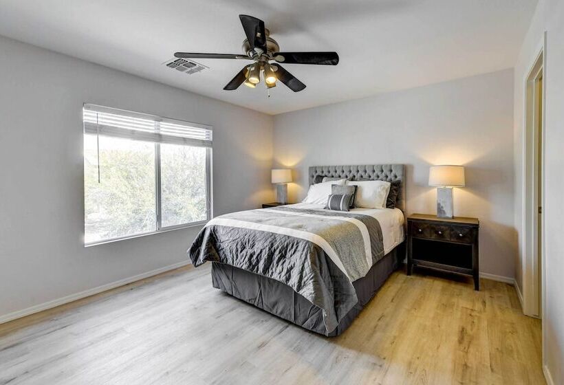 Spacious Arizona Home: Pool, 9 Mi To San Tan Mtn