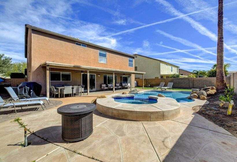 Spacious Arizona Home: Pool, 9 Mi To San Tan Mtn