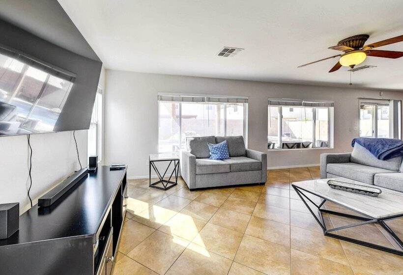 Spacious Arizona Home: Pool, 9 Mi To San Tan Mtn