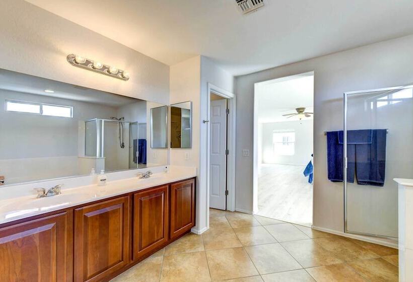 Spacious Arizona Home: Pool, 9 Mi To San Tan Mtn
