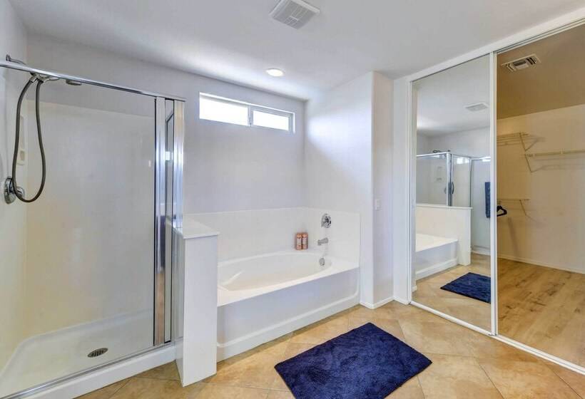 Spacious Arizona Home: Pool, 9 Mi To San Tan Mtn