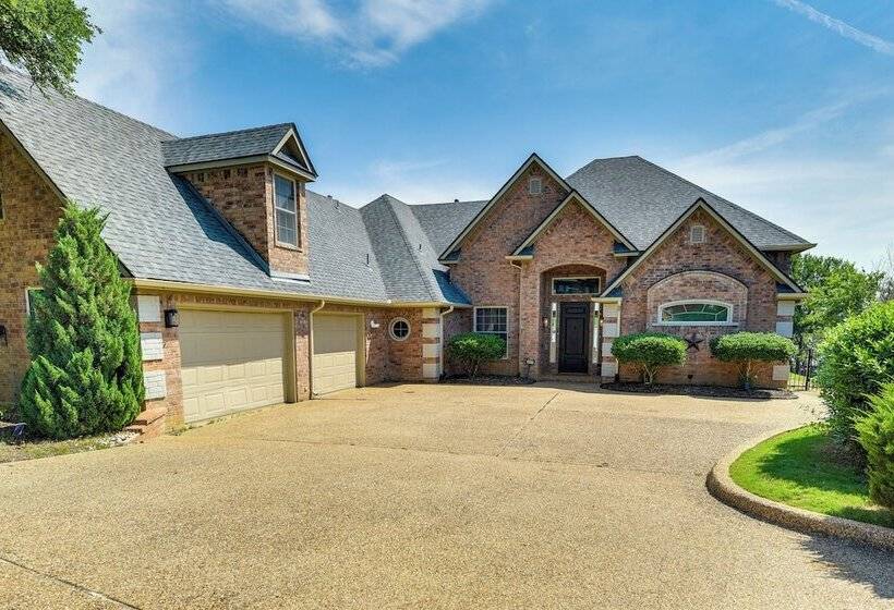 Lakefront Little Elm Home W/ Private Pool!