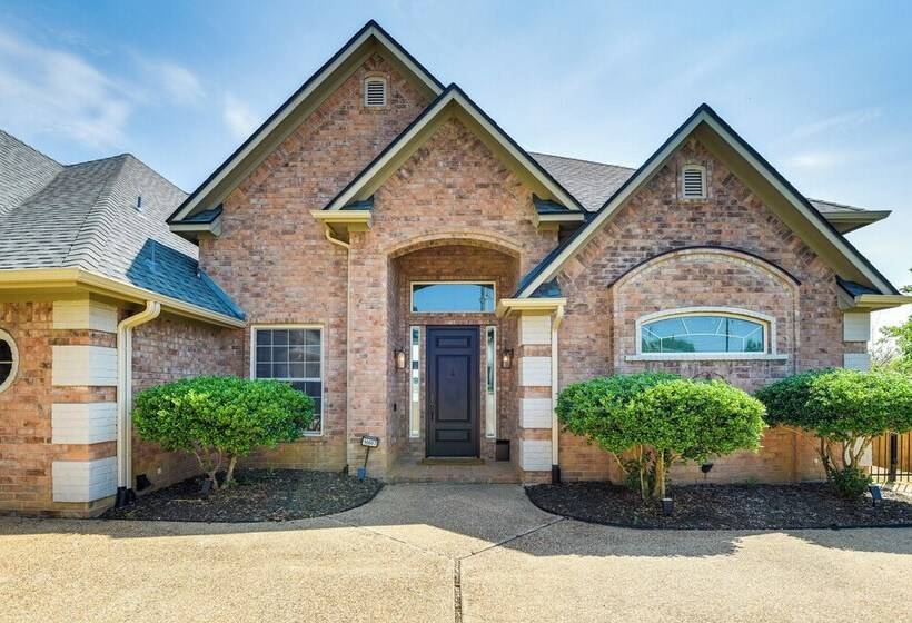 Lakefront Little Elm Home W/ Private Pool!