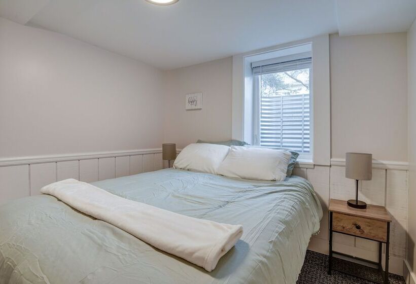 Spacious Minneapolis Home Rental: 8 Mi To Downtown