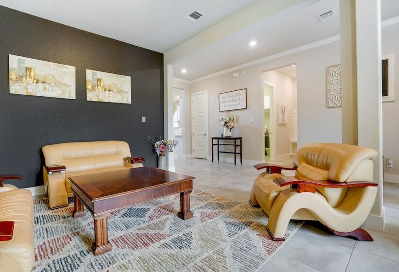 Spacious San Antonio Home: 4 Mi To Seaworld!