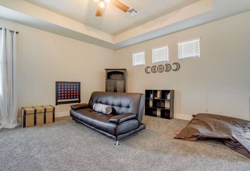 Spacious San Antonio Home: 4 Mi To Seaworld!