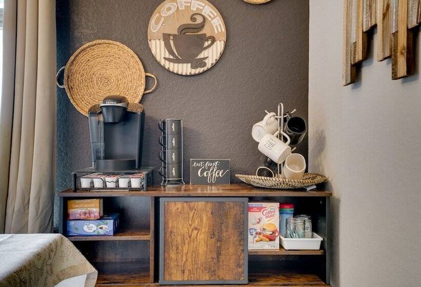 Spacious San Antonio Home: 4 Mi To Seaworld!