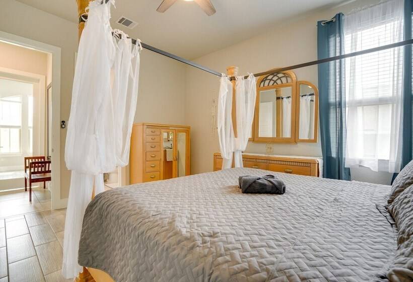 Spacious San Antonio Home: 4 Mi To Seaworld!