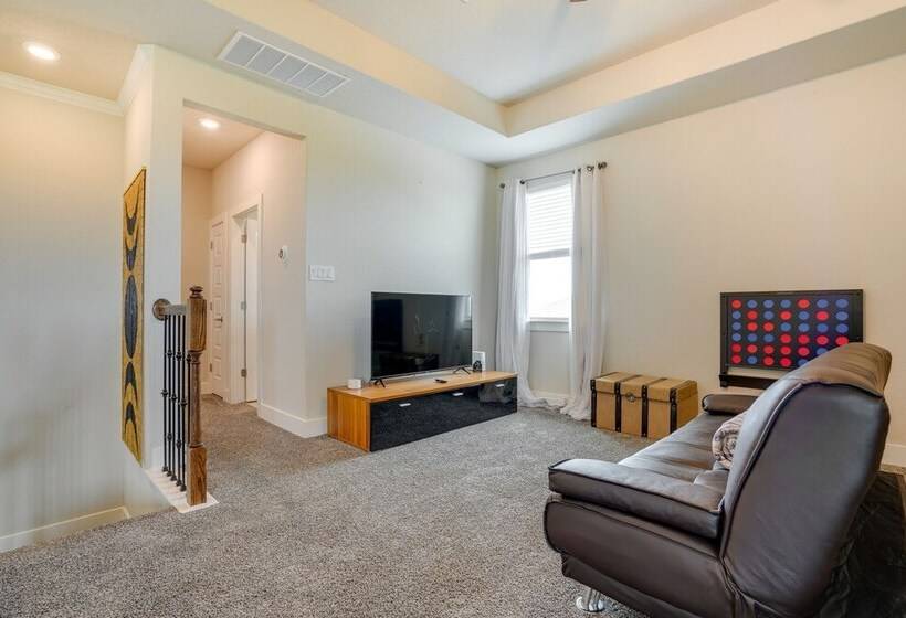 Spacious San Antonio Home: 4 Mi To Seaworld!