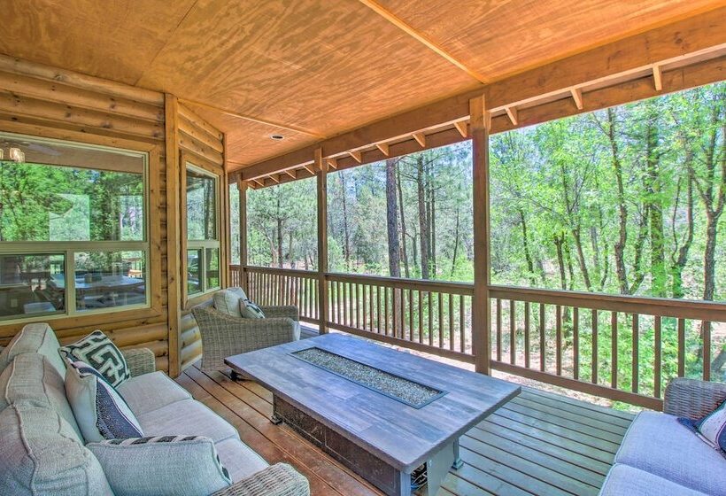 Deck, Grill & Fire Pit: Spacious Show Low Hideaway