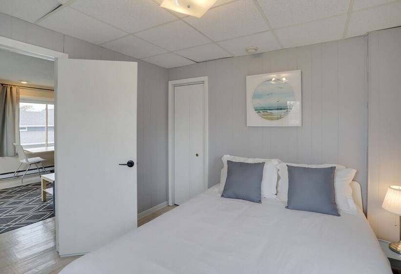 Spacious South Haven Retreat Near Lake Michigan