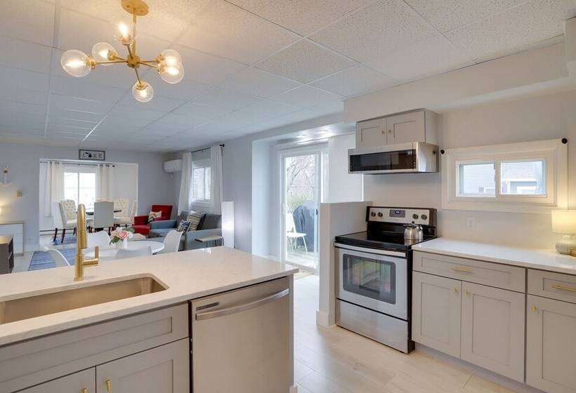 Spacious South Haven Retreat Near Lake Michigan