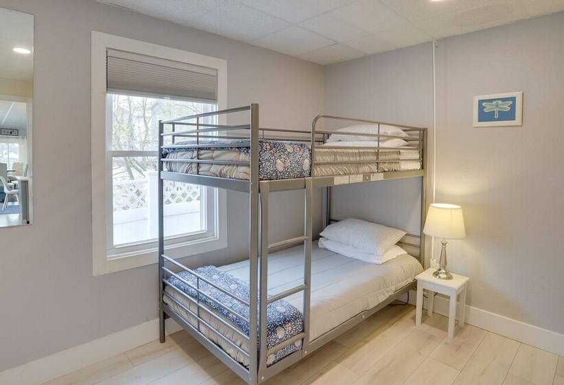 Spacious South Haven Retreat Near Lake Michigan