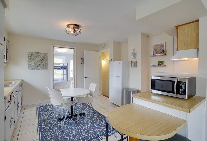 Spacious South Haven Retreat Near Lake Michigan