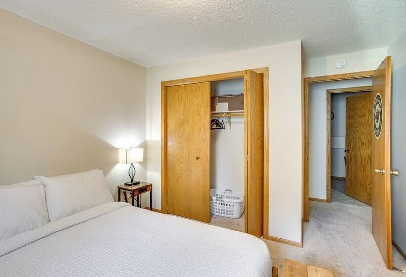 Sporty Blaine Home W/ Games ~ 2 Mi To Super Rink!