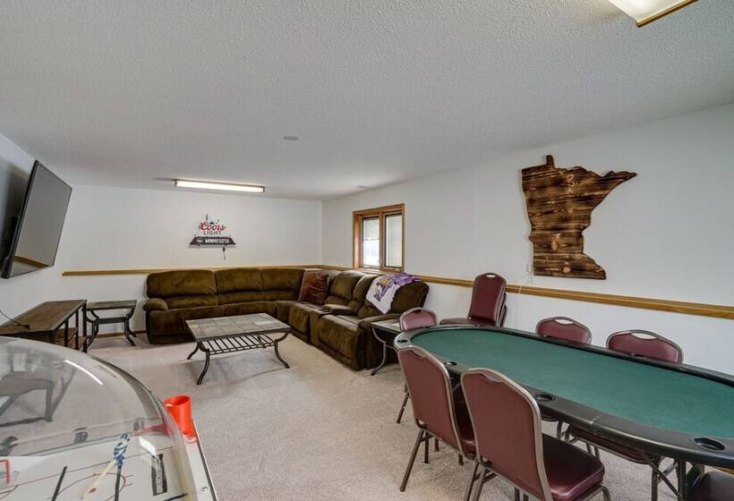 Sporty Blaine Home W/ Games ~ 2 Mi To Super Rink!