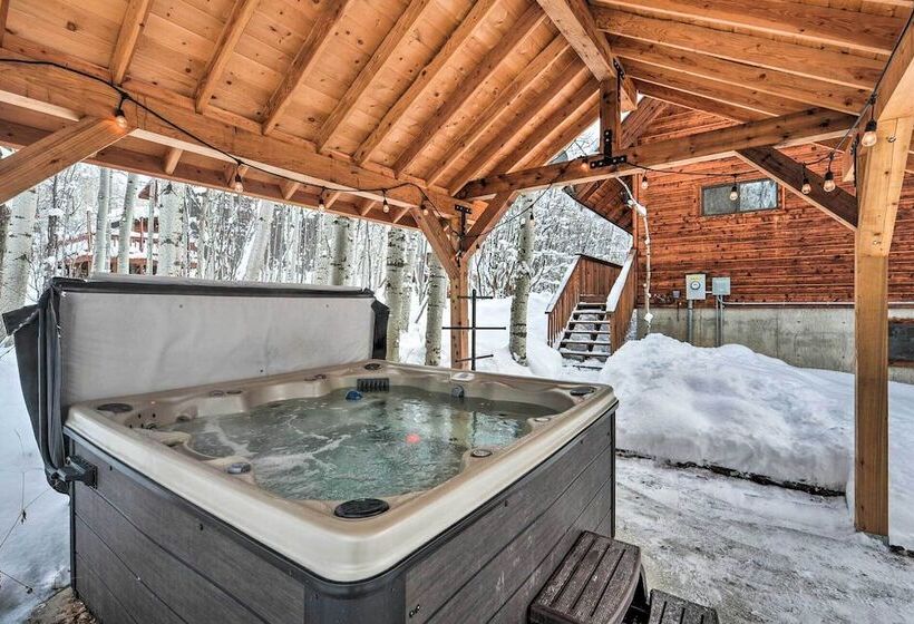 Star Valley Ranch Cabin Getaway: Hot Tub!