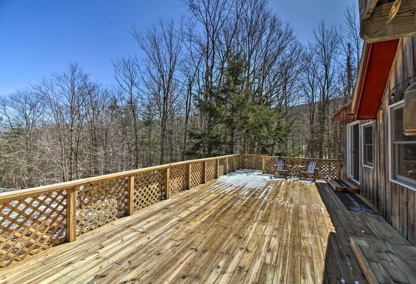 Storybook Stratton House: 3 Mi To Mount Snow!