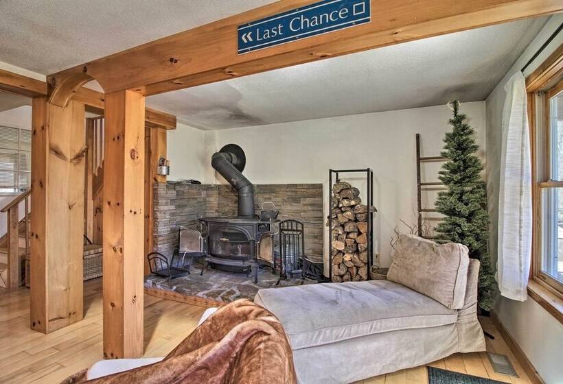 Storybook Stratton House: 3 Mi To Mount Snow!