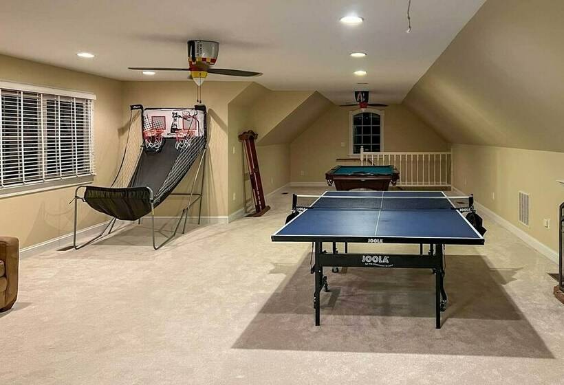 Stunning Gettysburg Estate ~ 15 Min To Skiing