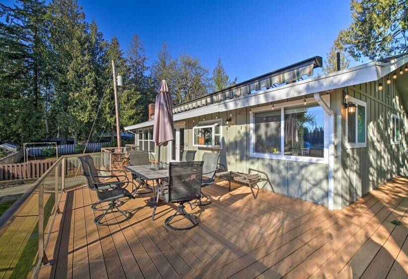 Stunning Kent Lake House W/ Private Dock!