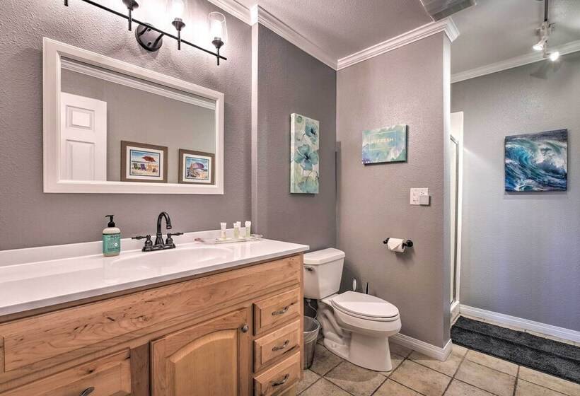 Stunning Kent Lake House W/ Private Dock!