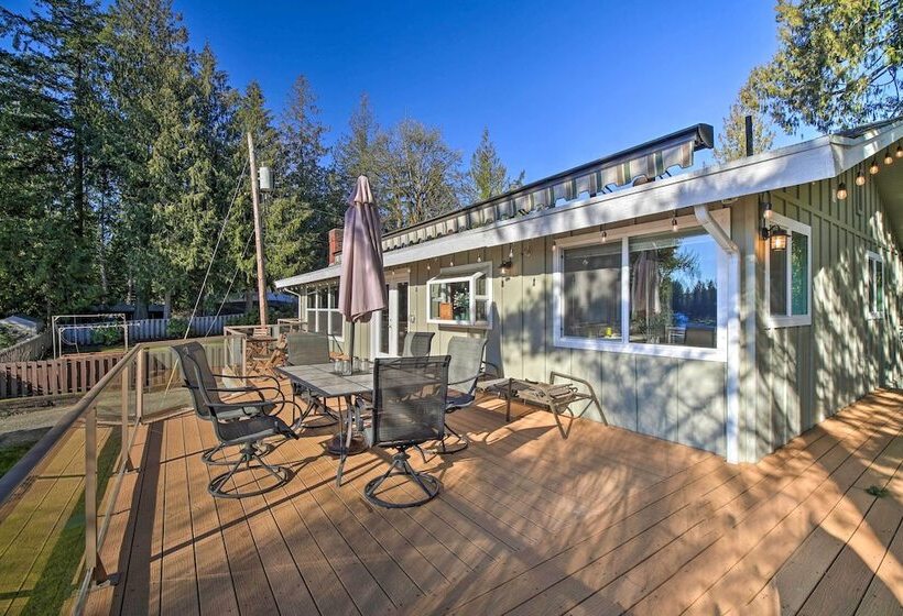 Stunning Kent Lake House W/ Private Dock!