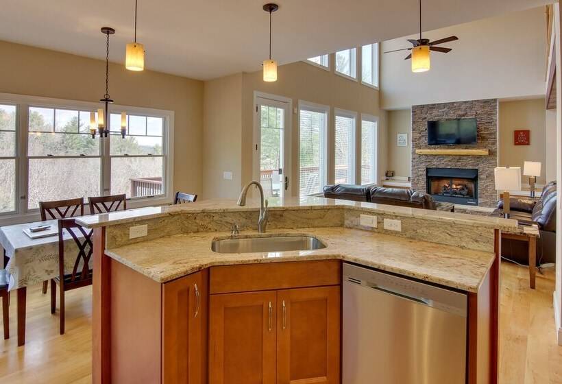 Stunning Nebo Lake House W/ Deck & Views!