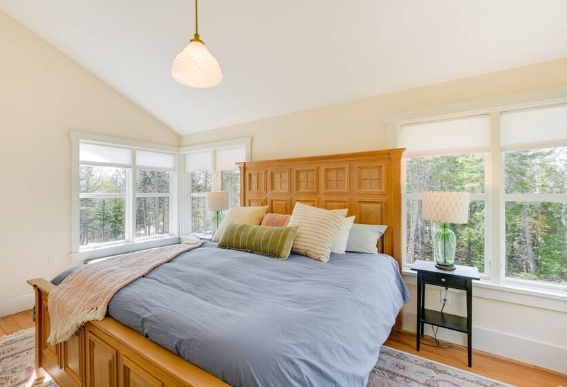 Stunning Seal Cove Home Near Acadia National Park!