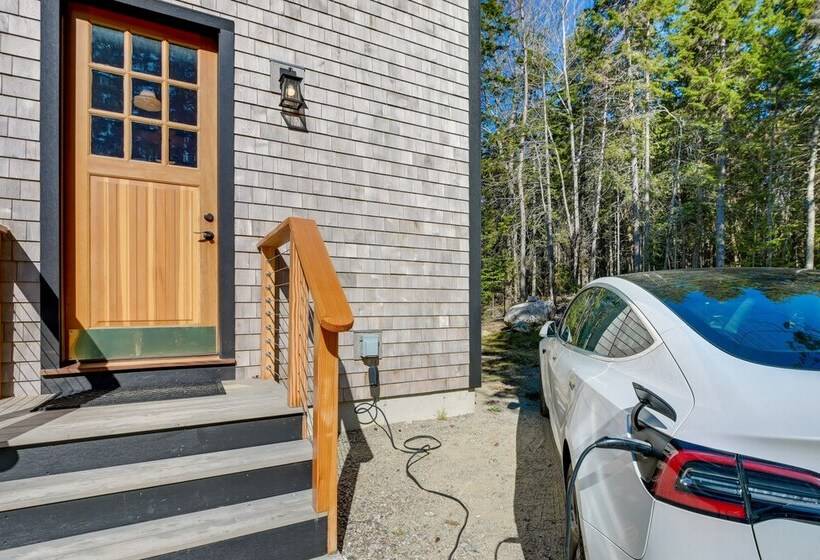 Stunning Seal Cove Home Near Acadia National Park!