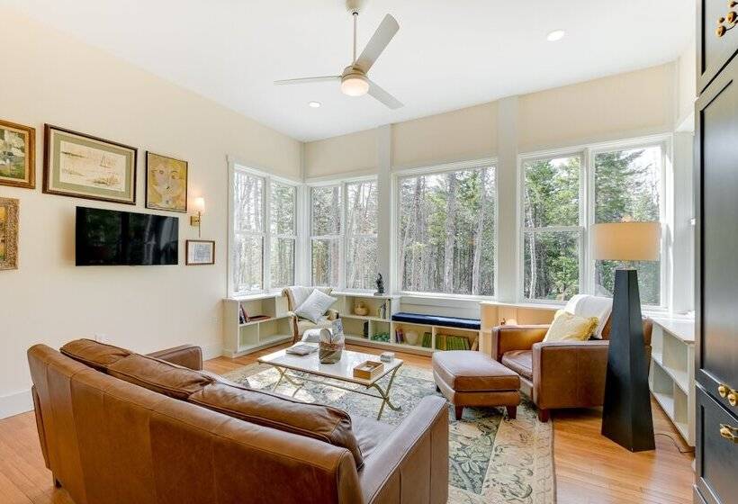 Stunning Seal Cove Home Near Acadia National Park!
