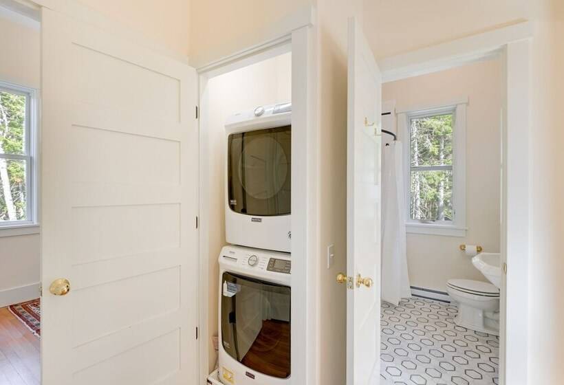 Stunning Seal Cove Home Near Acadia National Park!