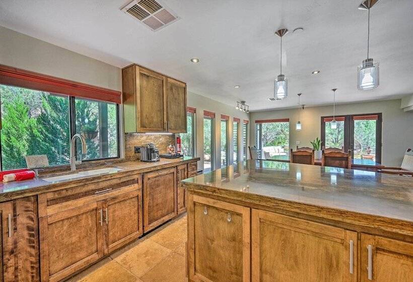 Stunning Sedona Home W/ Red Rock Views & Fire Pit!