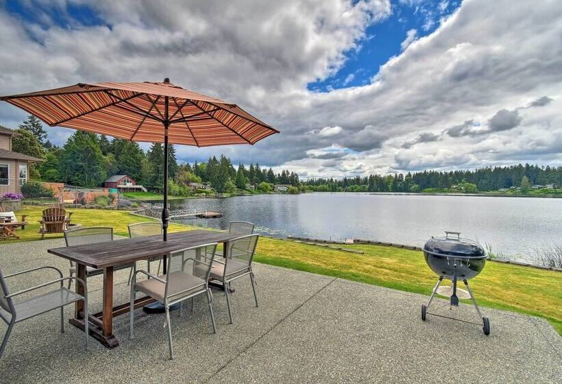 Stylish Olympia Home W/ Private Boat Dock!