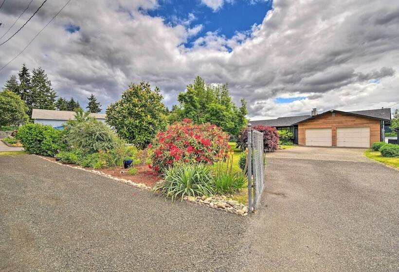Stylish Olympia Home W/ Private Boat Dock!