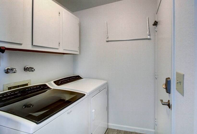 Stylish Tucson Home W/ Patio & Private Pool!