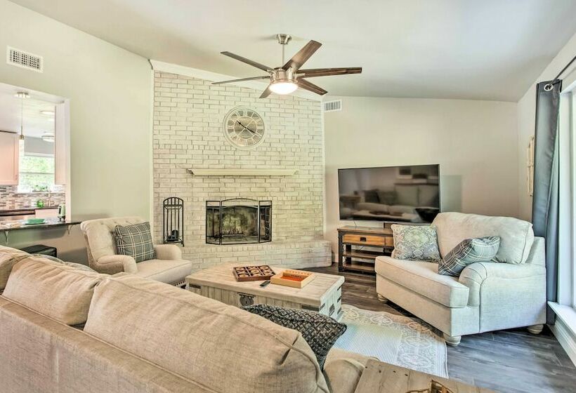 ~ 3 Mi To Dtwn Mckinney: Suburban Texas Retreat