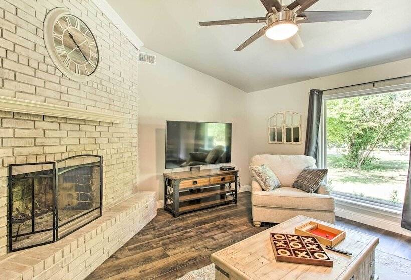~ 3 Mi To Dtwn Mckinney: Suburban Texas Retreat