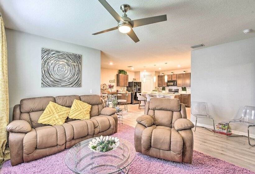 Sun City Center Home: 20 Mi To Downtown Tampa