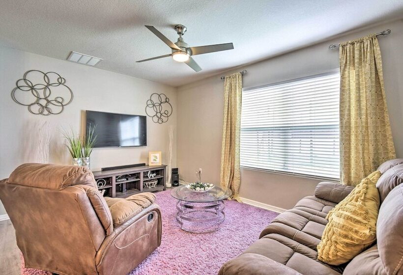 Sun City Center Home: 20 Mi To Downtown Tampa
