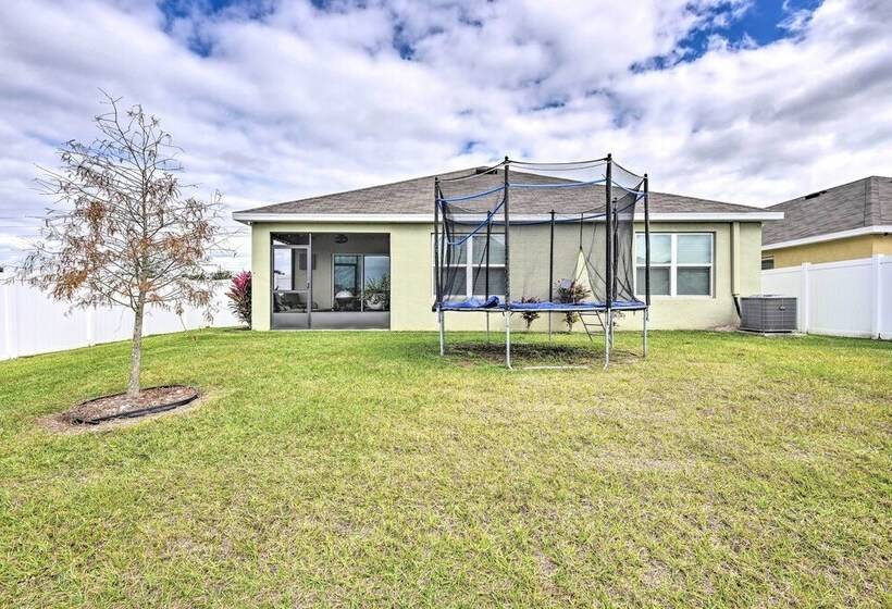 Sun City Center Home: 20 Mi To Downtown Tampa