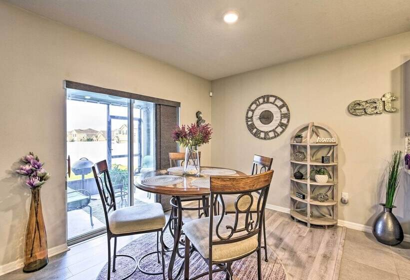 Sun City Center Home: 20 Mi To Downtown Tampa