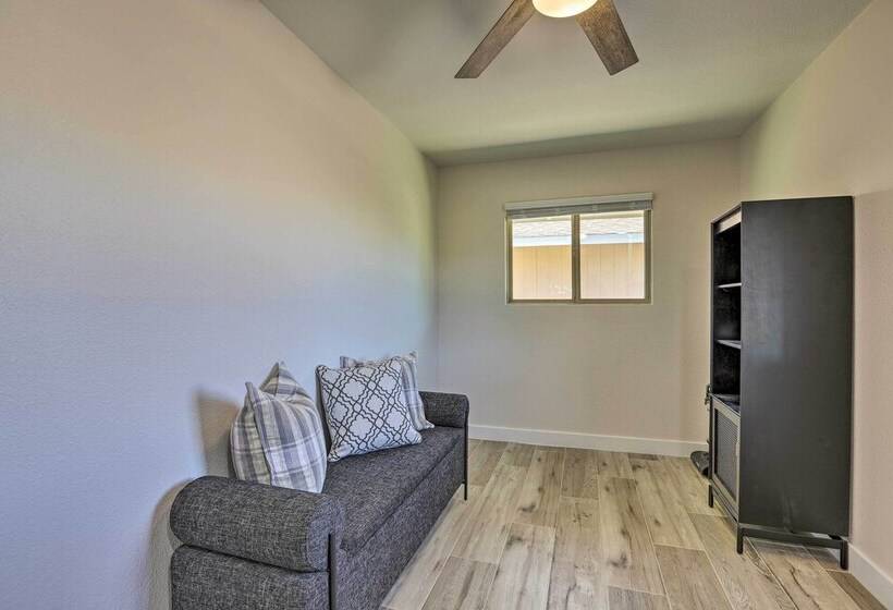 Sun City West Vacation Home W/ Putting Green!